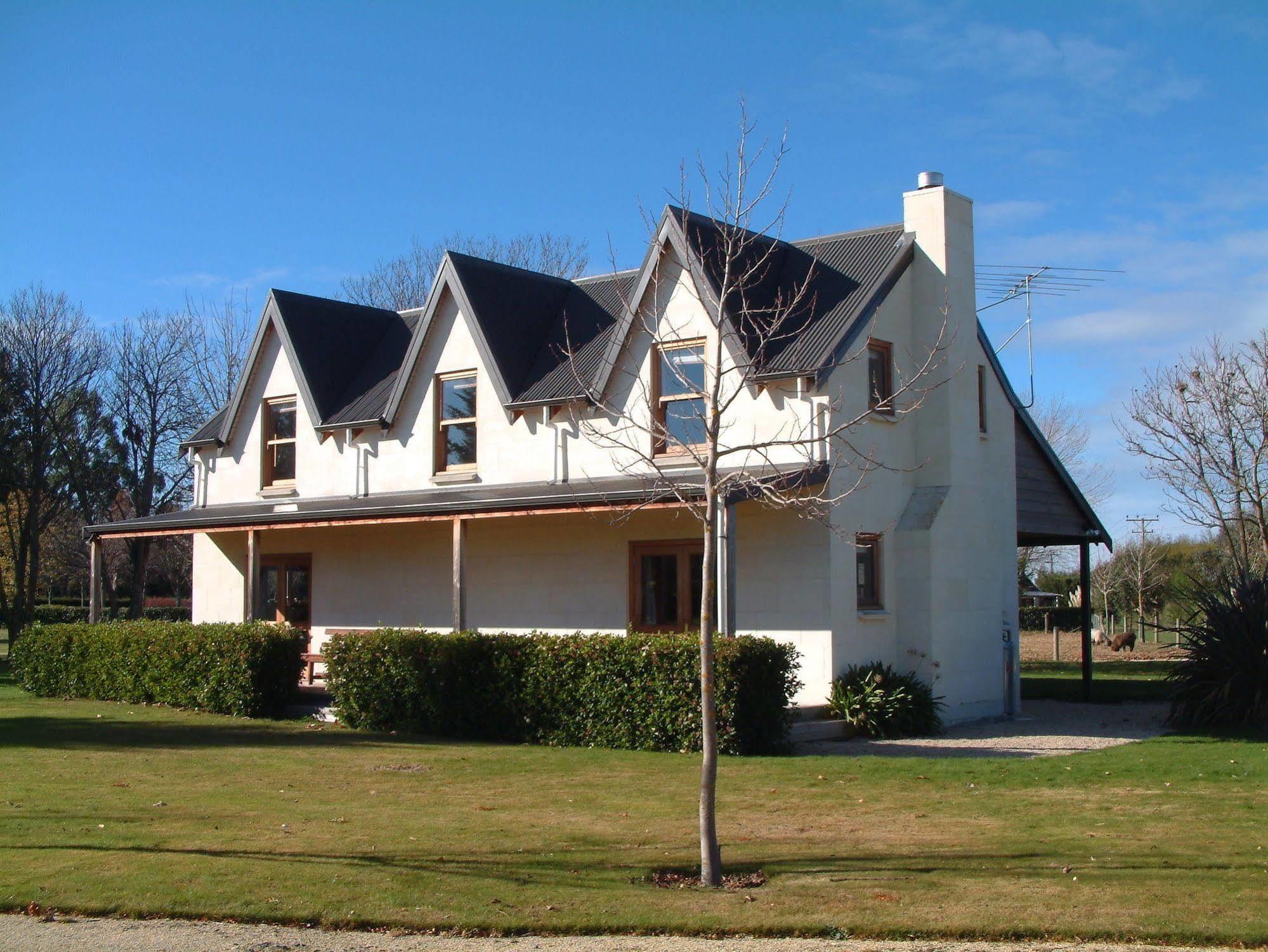 Whitestone Cottages Windwhistle Exterior photo
